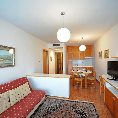 Lägenhetshotell All'adige 2*